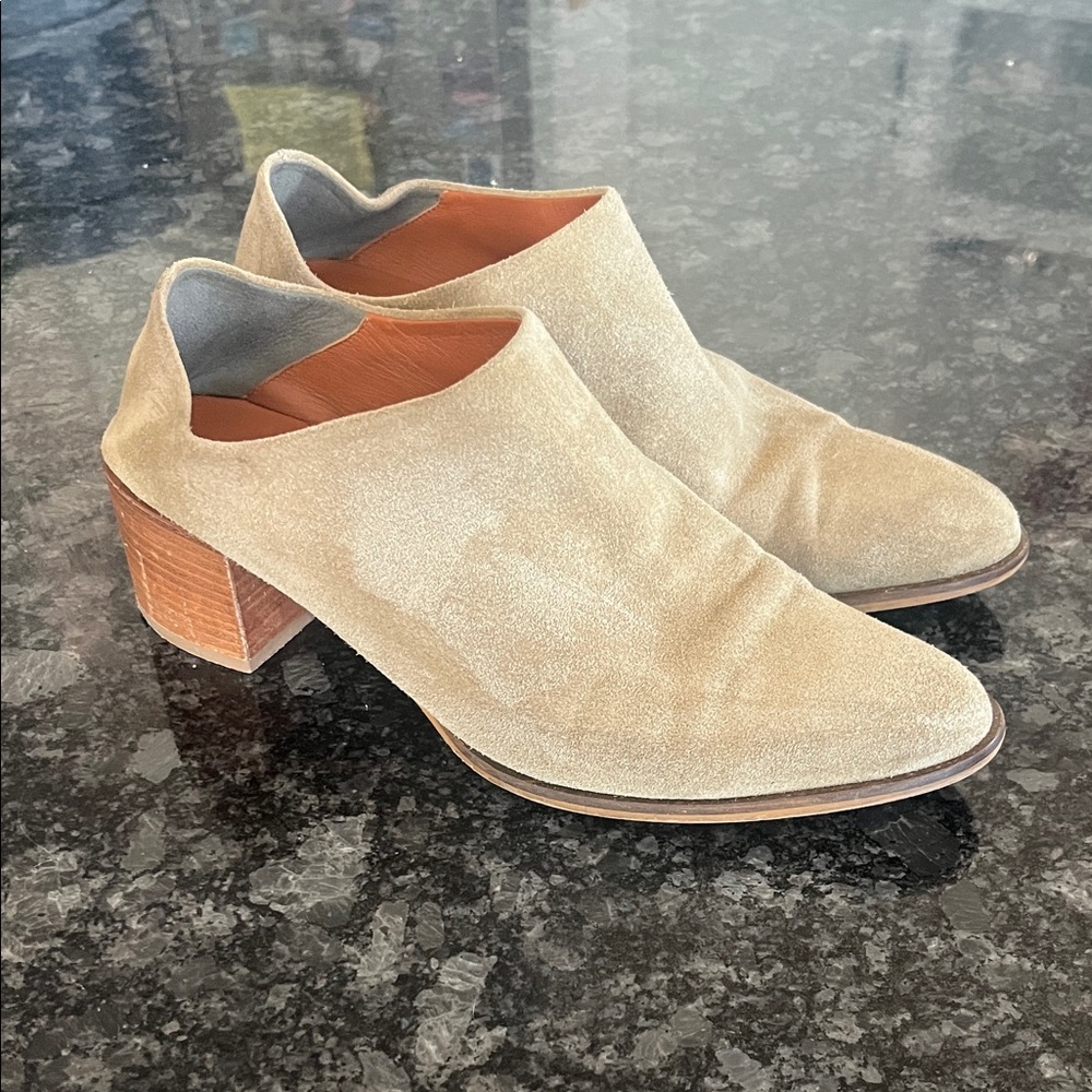 Everlane Women's Tan Suede Ankle Boots Mule Made in Italy 100% leather size 7.5